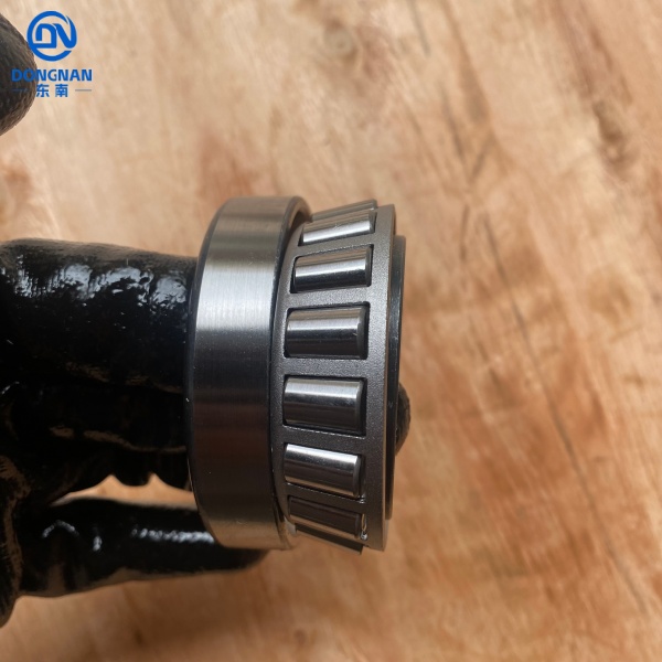 30207 Excavator Bearings for Swing Drive and Construction Equipment 30207 محامل الحفارات للمحرك المتأرجح ومعدات البناء
